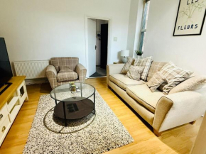 Elegant 5-Bedroom Apartment in the Heart of the City